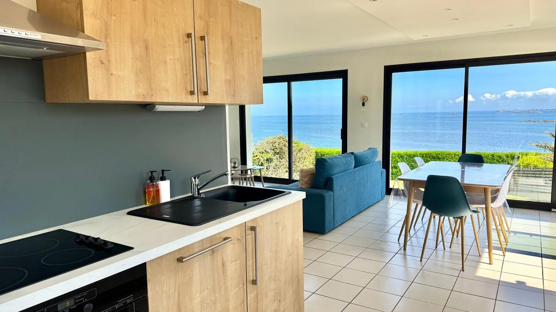 La Maree Haute - Vue Mer Imprenable Saint-Pol-de-Léon بيت للعطل